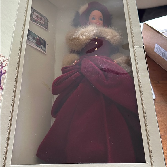 1994 Victoria Elegance Barbie - Picture 7 of 13